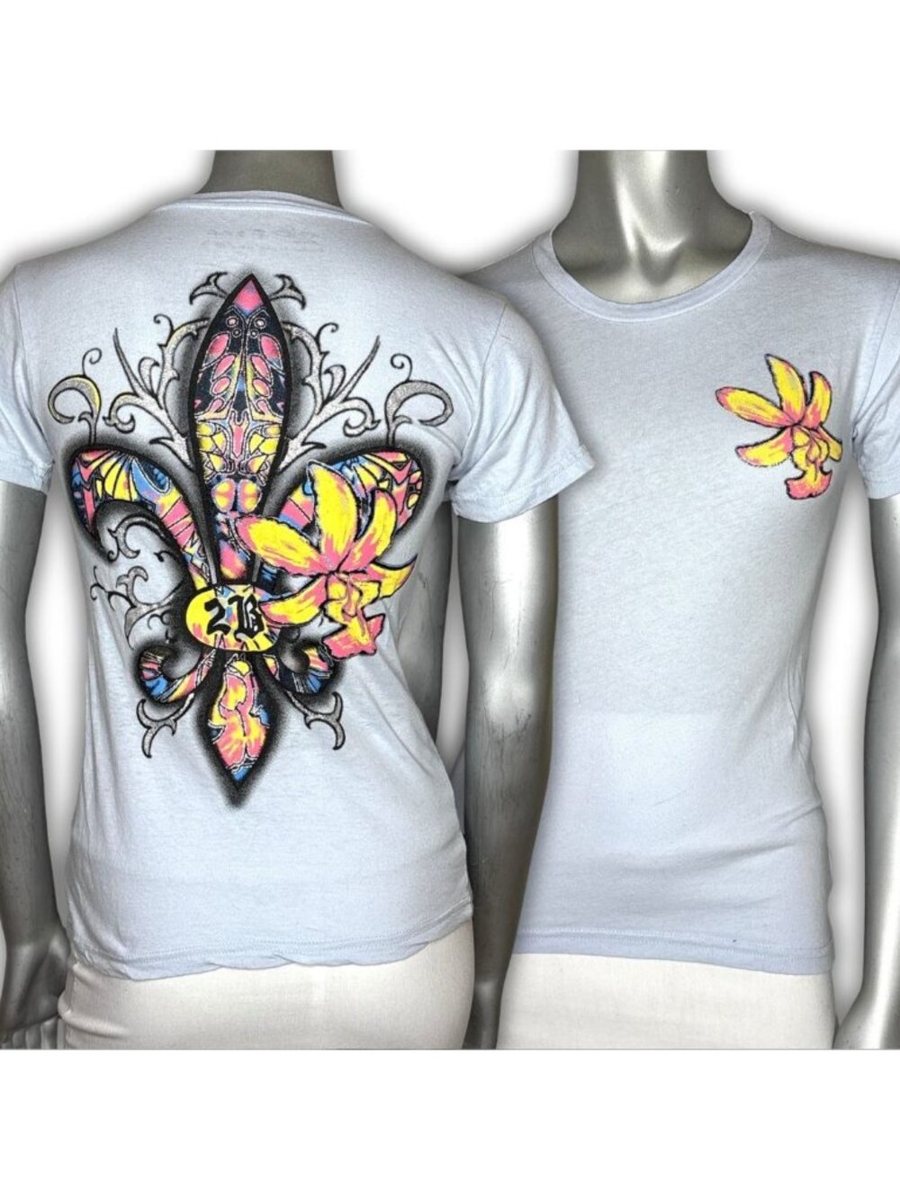 Vintage Y2K 2BFREE Light Blue Fleur Hibiscus Graffiti Style Printed T-Shirt Sz S